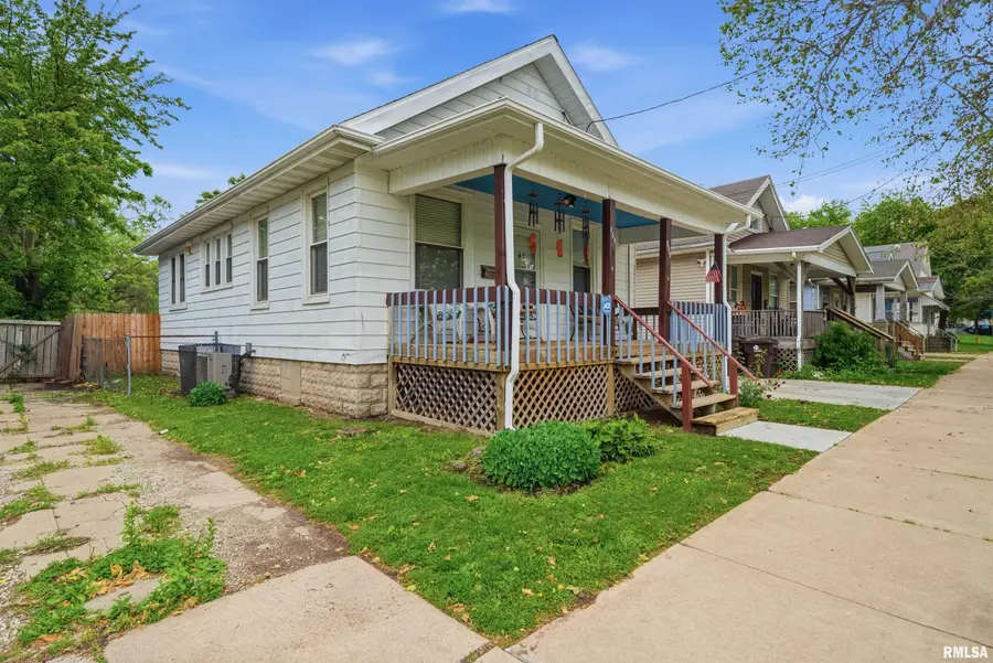 809 E Republic Street, Peoria, IL 61603 - #2