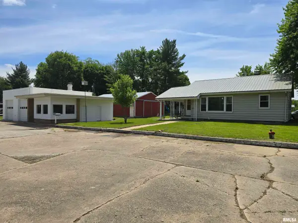 110 & 120 E Valley View Drive, Banner, IL 61520