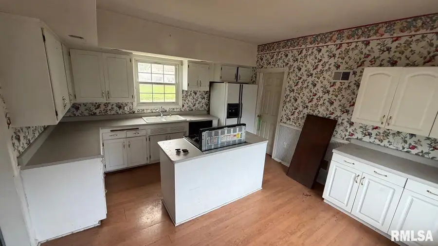 726 Park Avenue, Pekin, IL 61554 - #3
