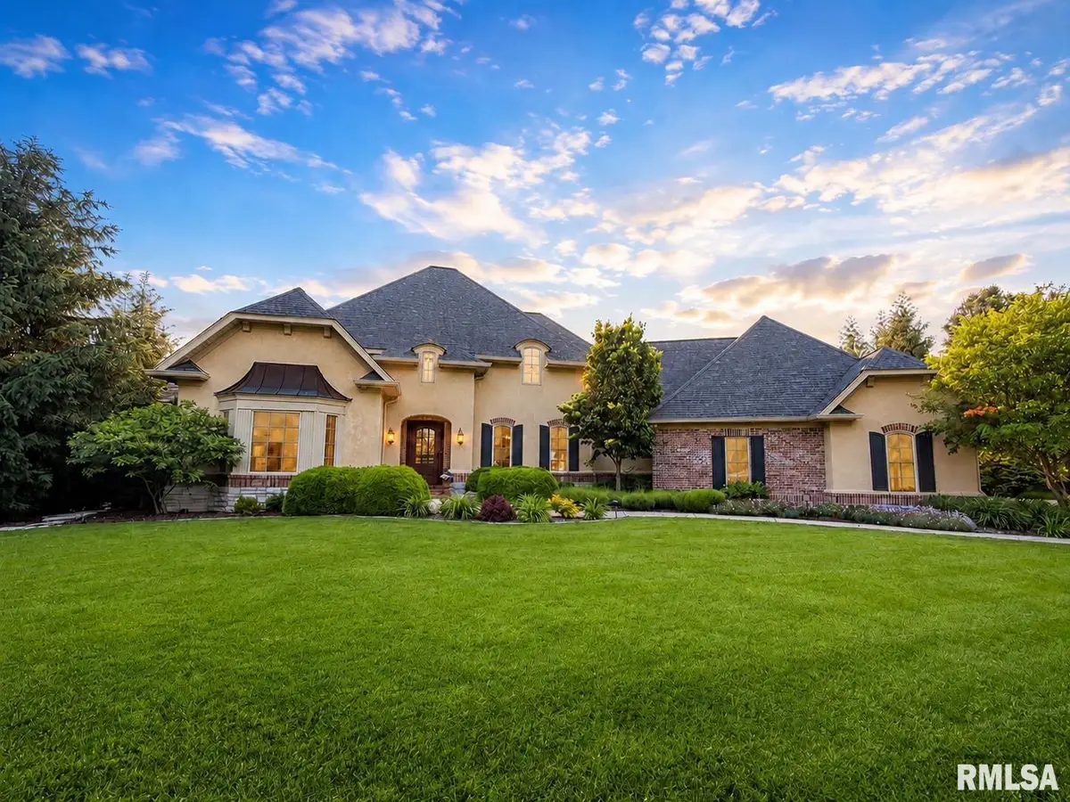 3023 W Pilgrims Way, Peoria, IL 61615 - #1