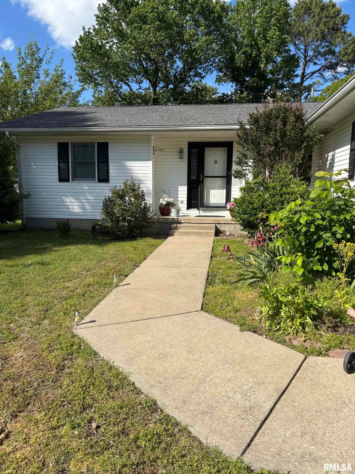 619 S Surrey Lane, Carbondale, IL 62901 - #1
