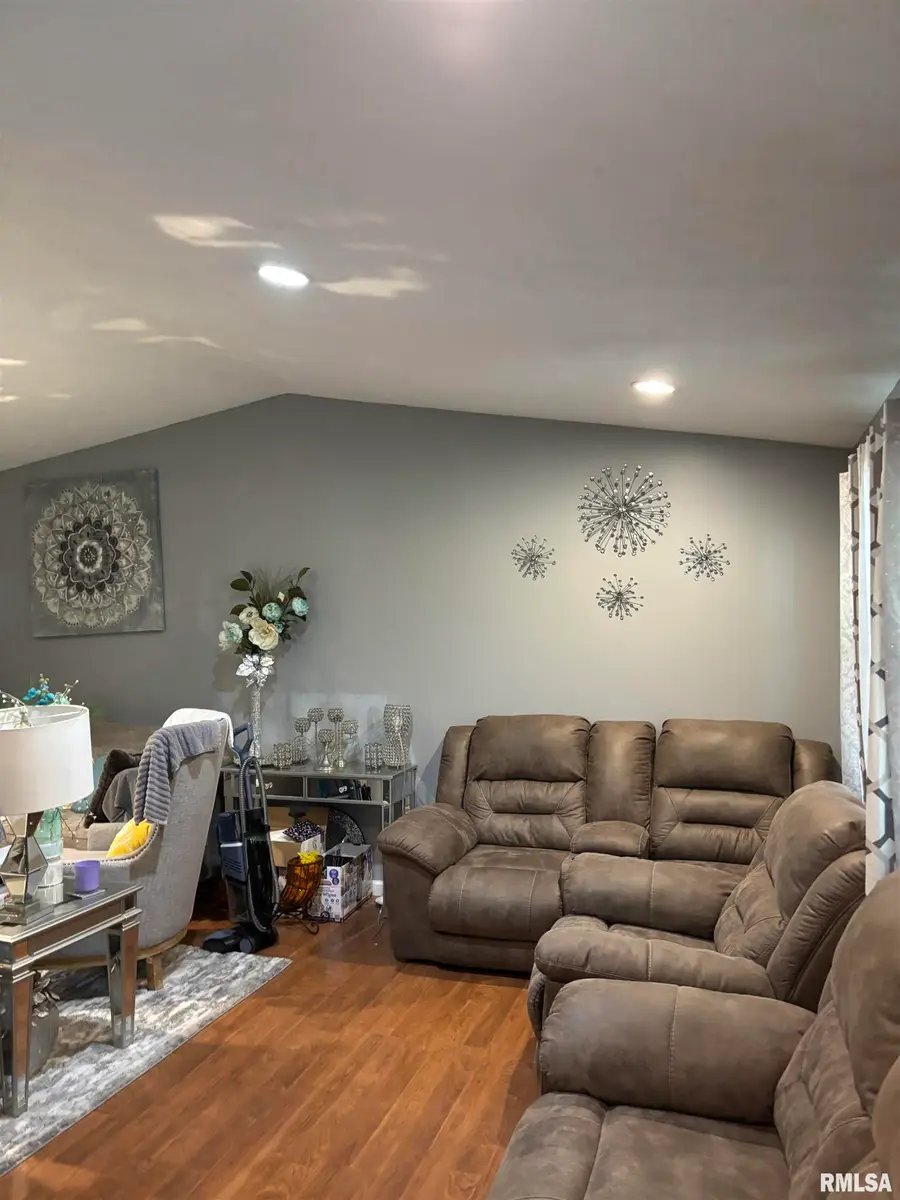 619 S Surrey Lane, Carbondale, IL 62901 - #2