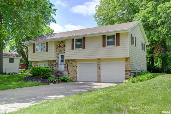 807 Meadow Drive, Macomb, IL 61455