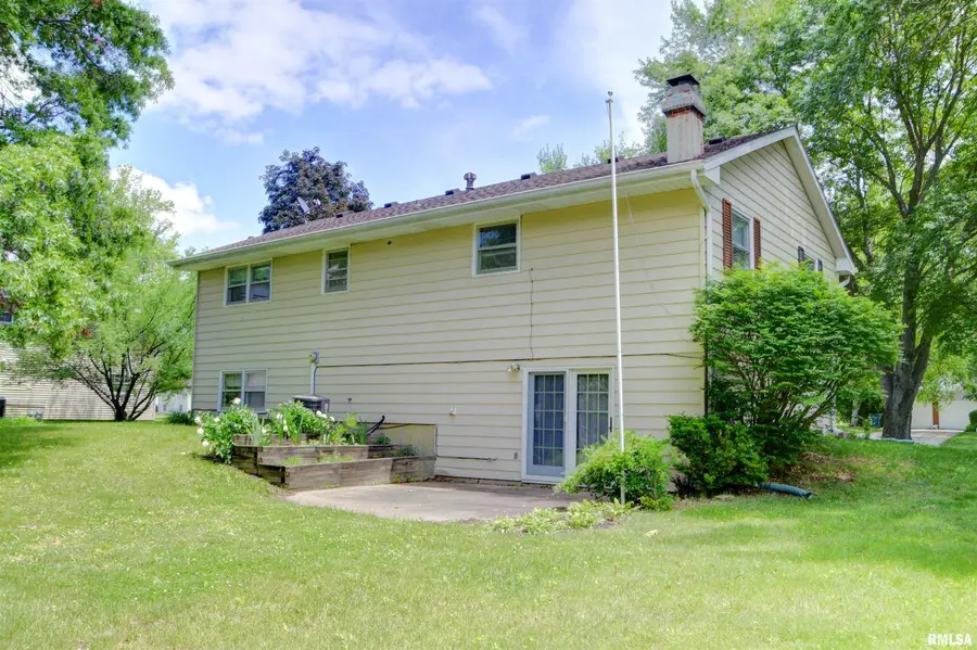 807 Meadow Drive, Macomb, IL 61455 - #3