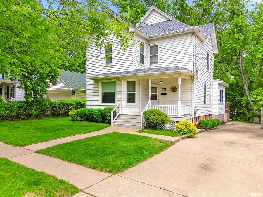 403 W Adams Street, Washington, IL 61571 - #2