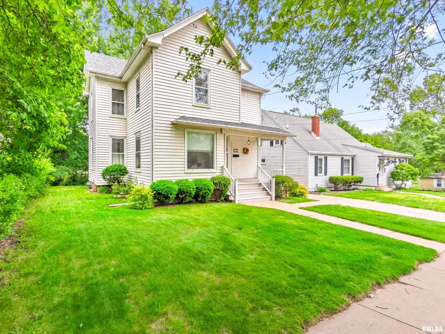 403 W Adams Street, Washington, IL 61571 - #3