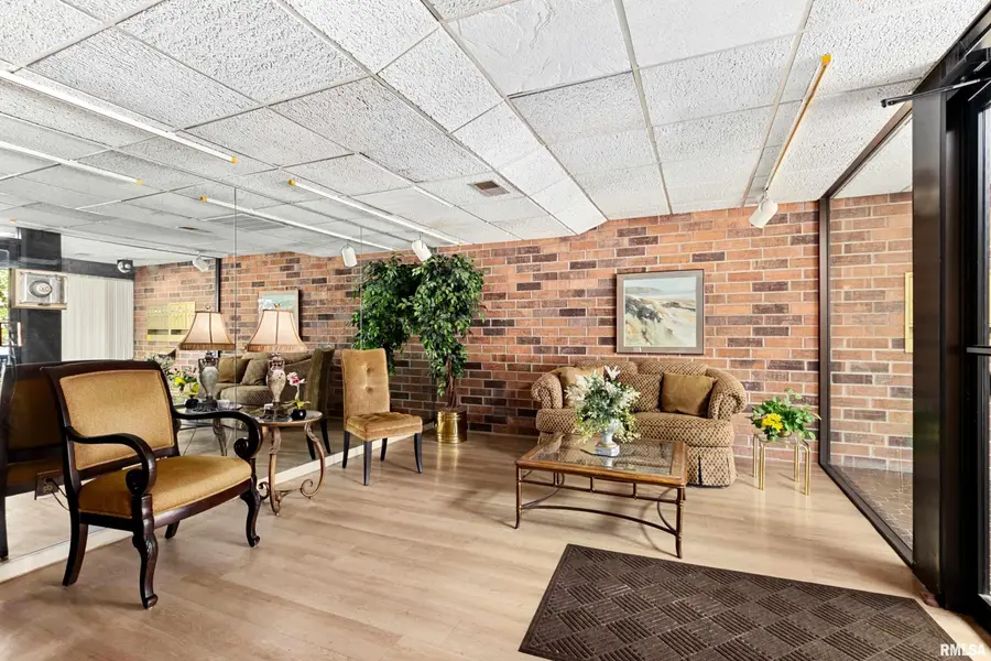 906 W Loire Court #A-2, Peoria, IL 61614 - #3