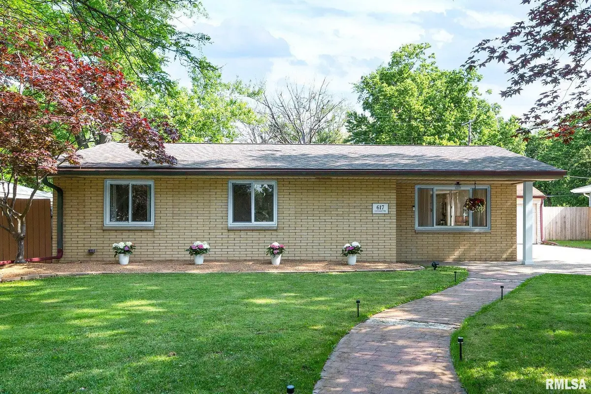 617 W Mount Hawley Terrace, Peoria, IL 61615 - #1