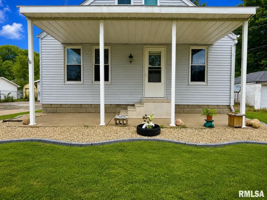 2517 W Magnolia Avenue, West Peoria, IL 61604 - #2