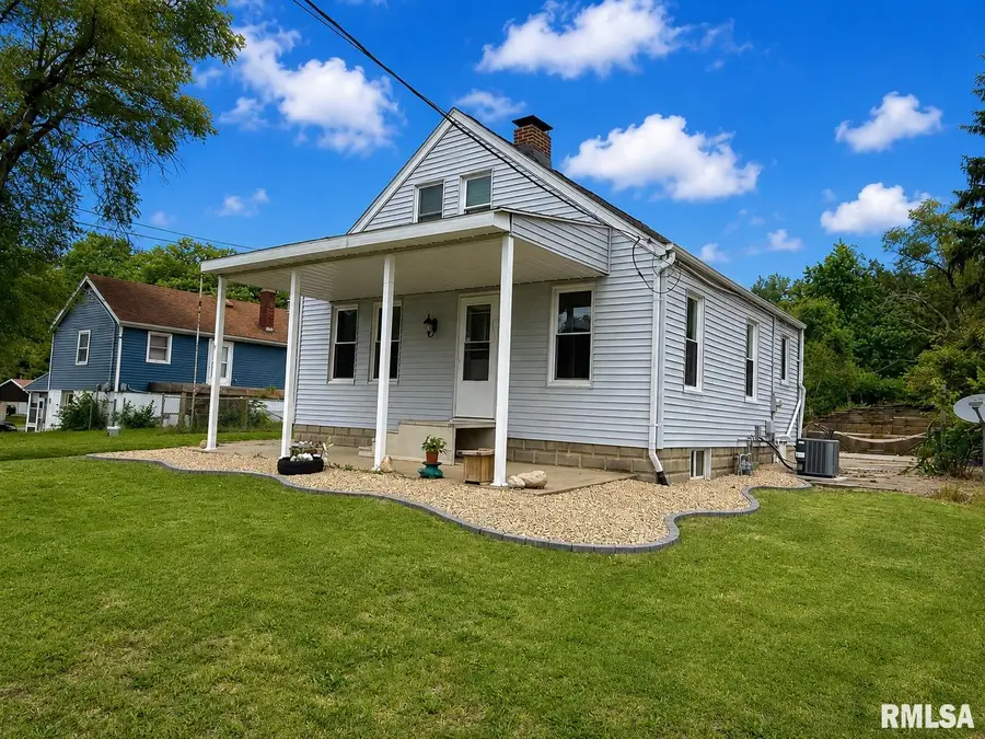 2517 W Magnolia Avenue, West Peoria, IL 61604 - #3