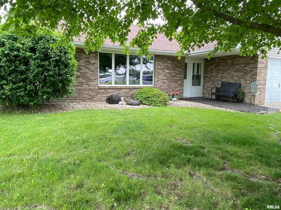 1547 E Myrtle Street, Canton, IL 61520 - #2