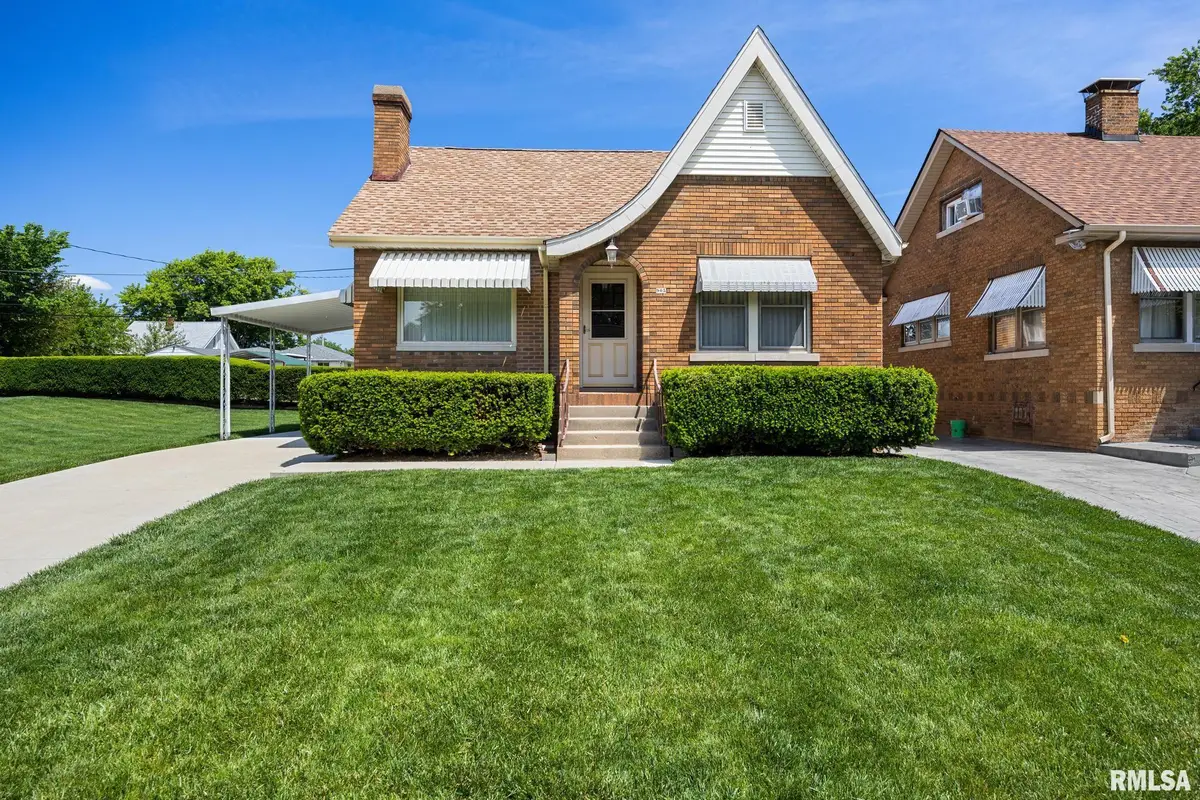 905 E Corrington Avenue, Peoria, IL 61603 - #1