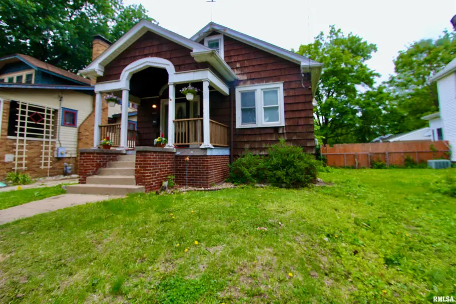 405 E Maywood Avenue, Peoria, IL 61603 - #2