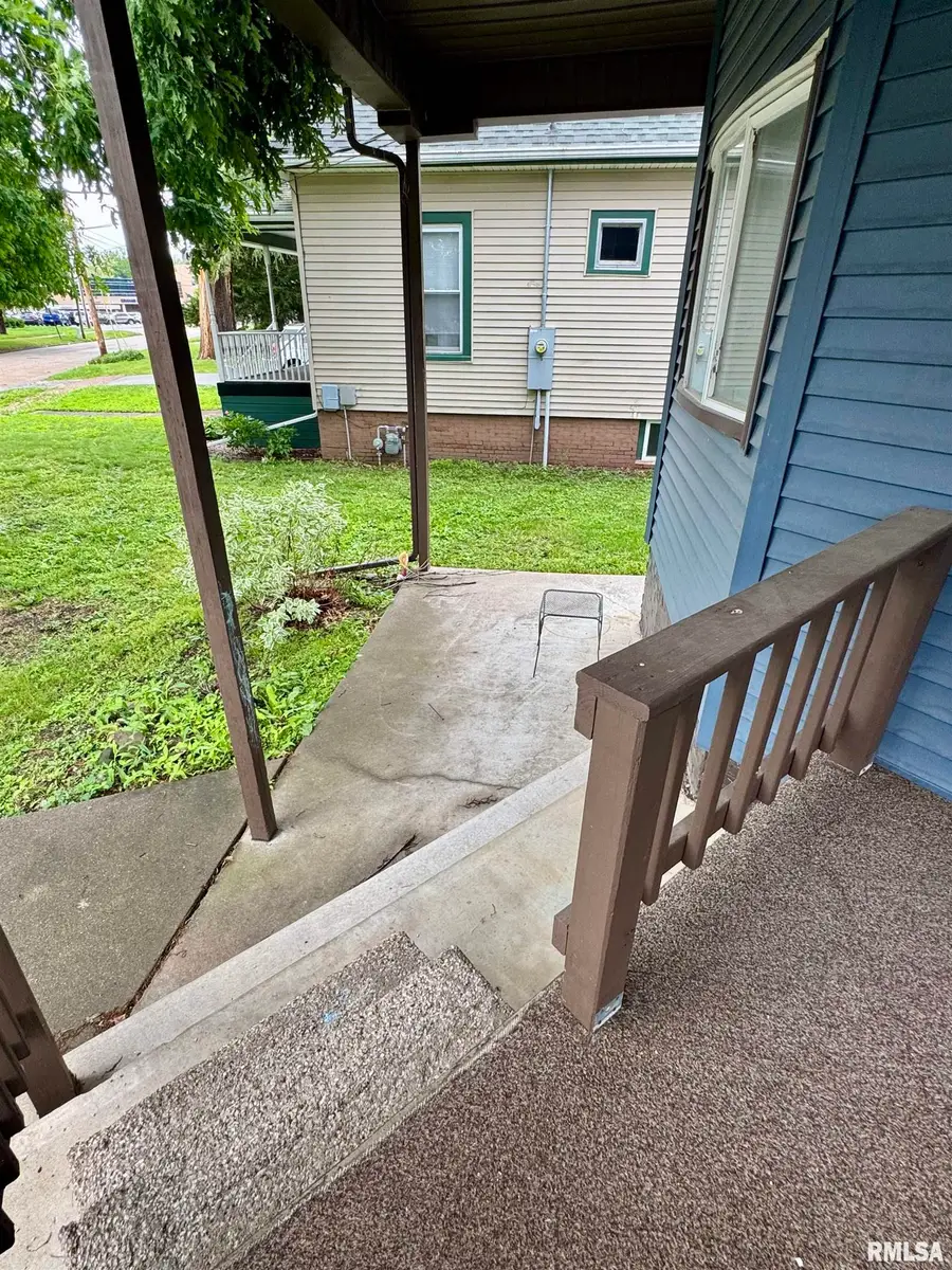 388 W Maple Street, Canton, IL 61520 - #3
