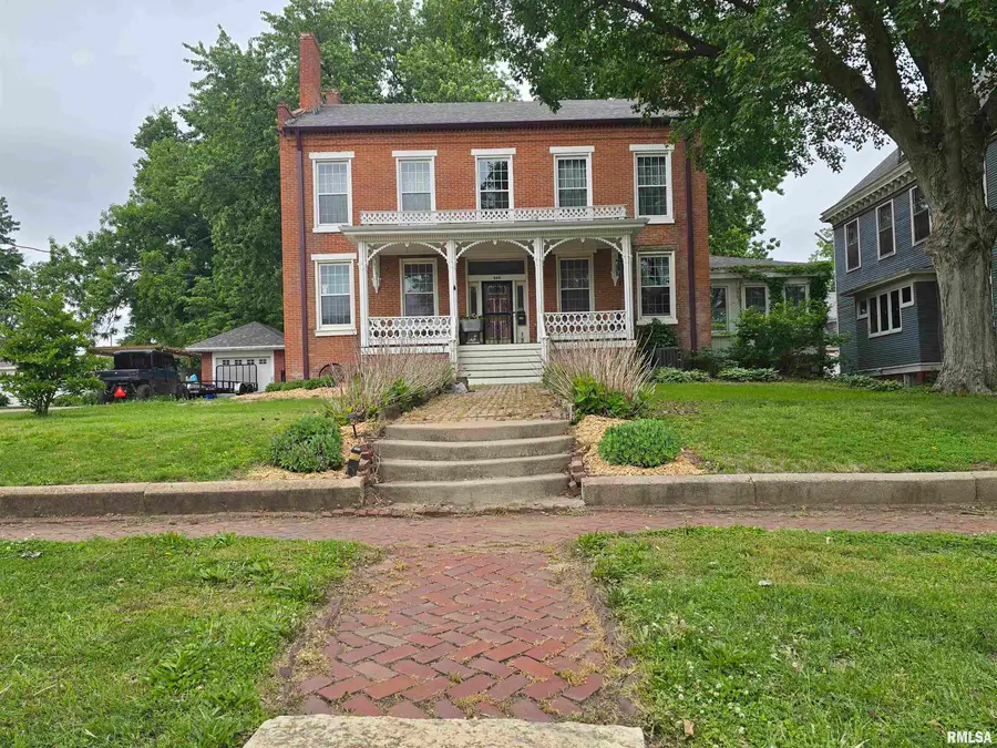 239 W Chestnut Street, Canton, IL 61520 - #3