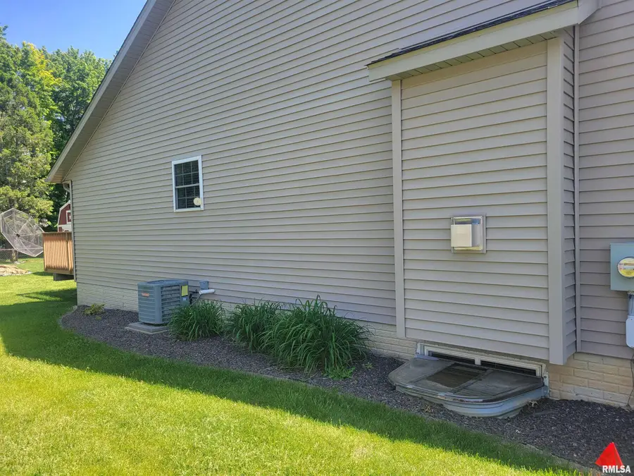 618 Mickel Parkway, Washington, IL 61571 - #3