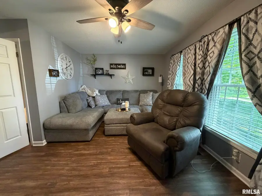 130 Richmond Road, Macomb, IL 61455 - #2