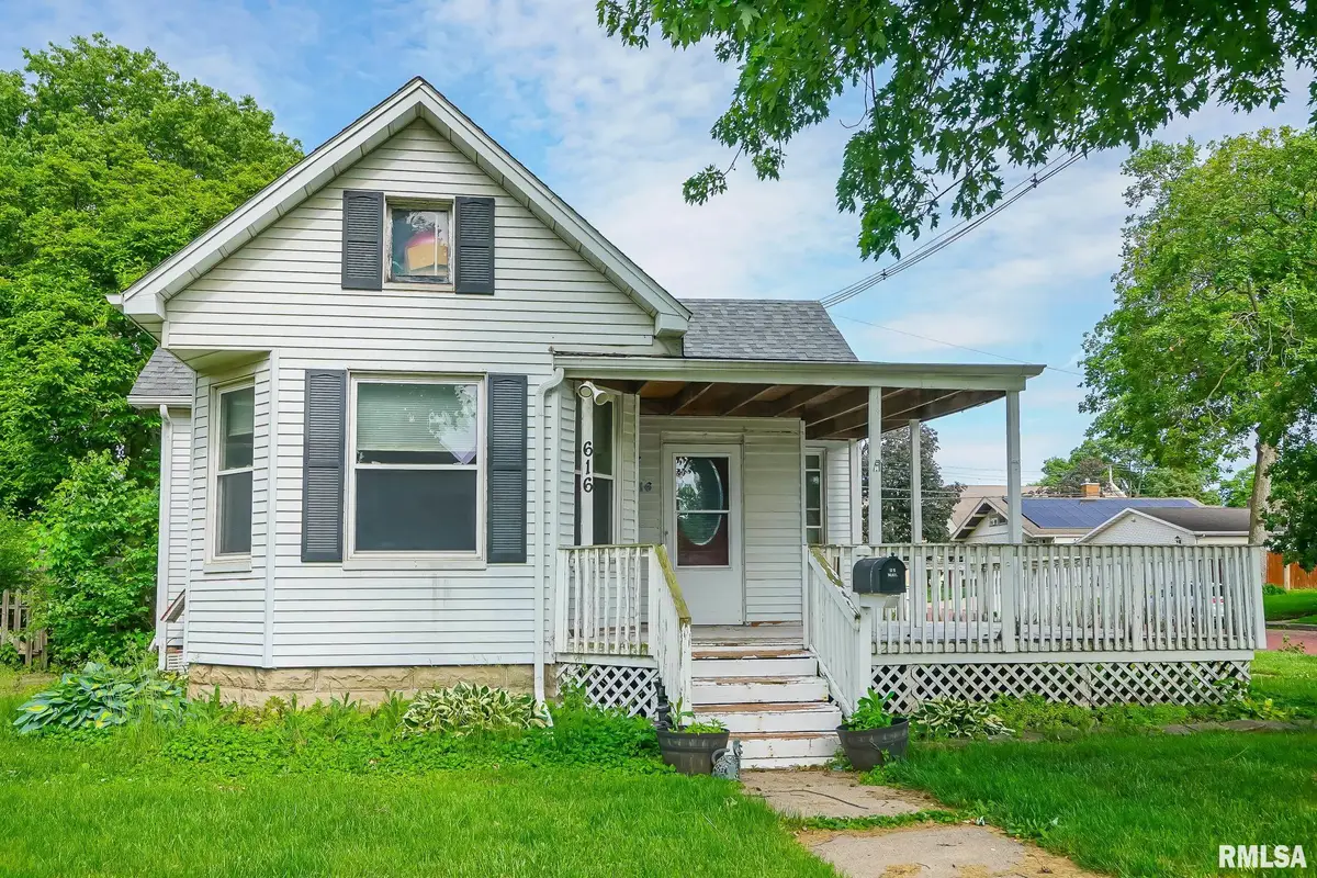 616 Summer Street, Pekin, IL 61554 - #1