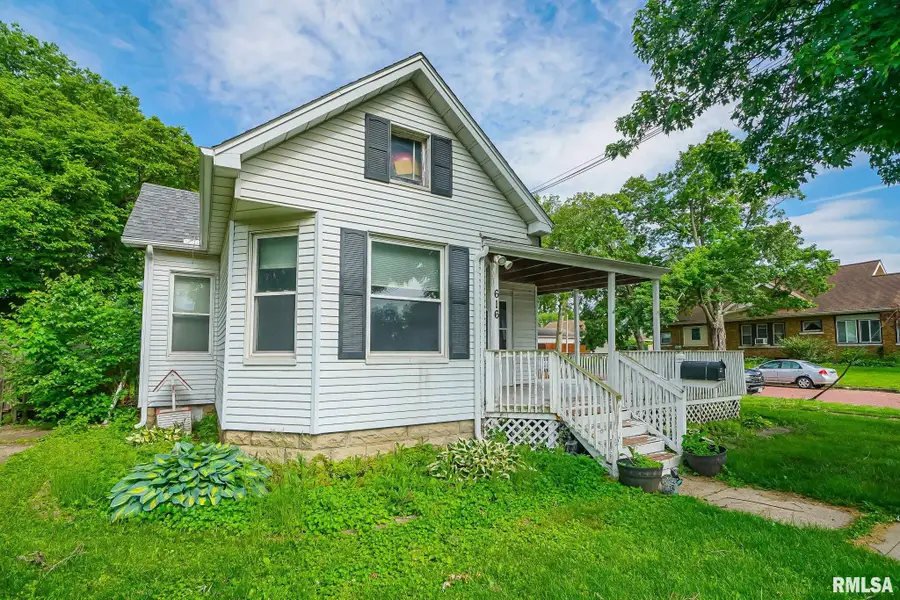 616 Summer Street, Pekin, IL 61554 - #3