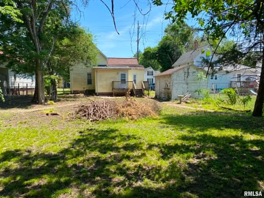 426 N 2nd Avenue, Canton, IL 61520 - #3
