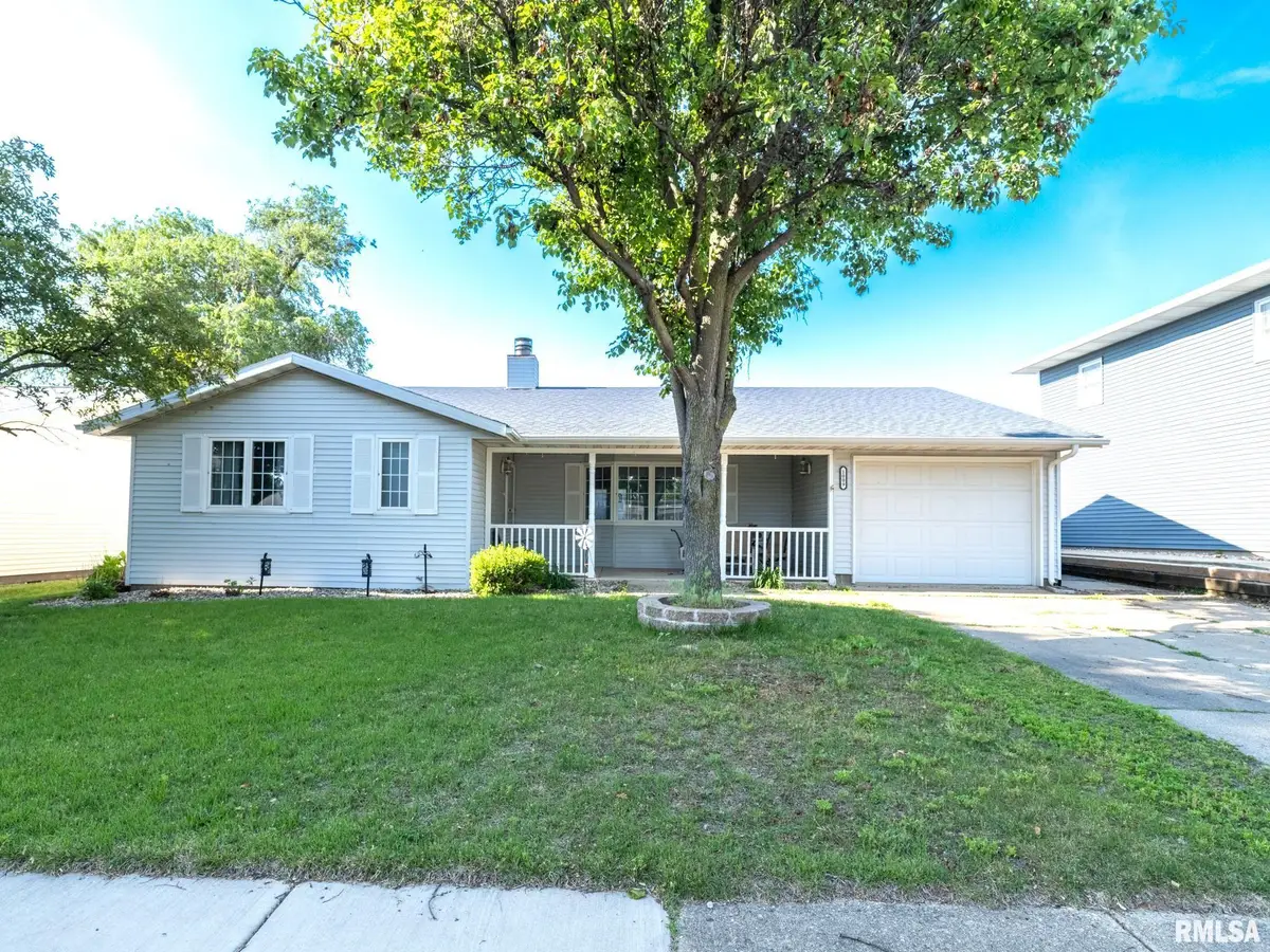 1009 Eisenhower Drive, Pekin, IL 61554 - #1
