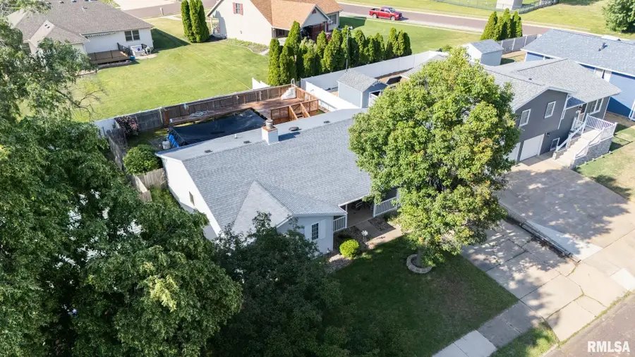 1009 Eisenhower Drive, Pekin, IL 61554 - #2