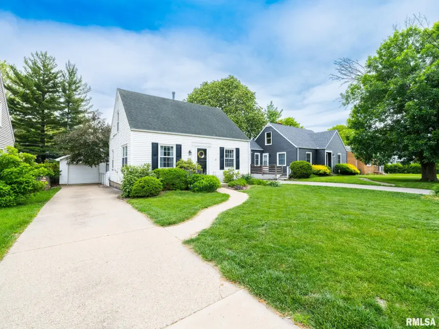 800 W Ridge Road, Peoria, IL 61614 - #2