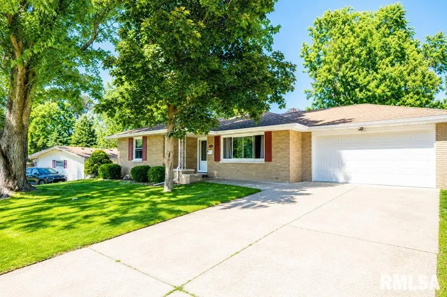 1510 Glendale Drive, Pekin, IL 61554 - #2