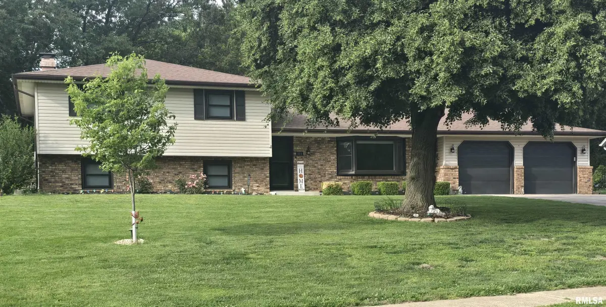 1813 Oakwood Drive, Pekin, IL 61554 - #1