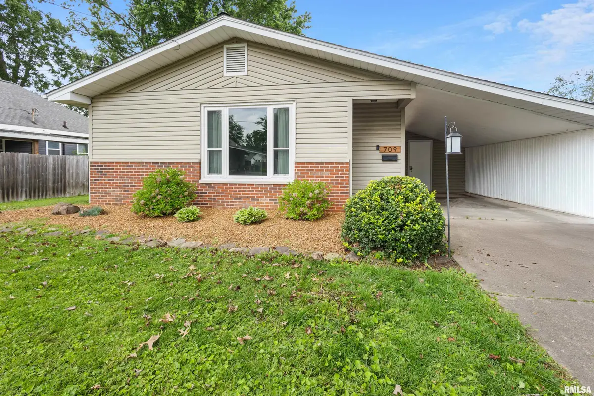 709 S Eisenhower Drive, Marion, IL 62959 - #1