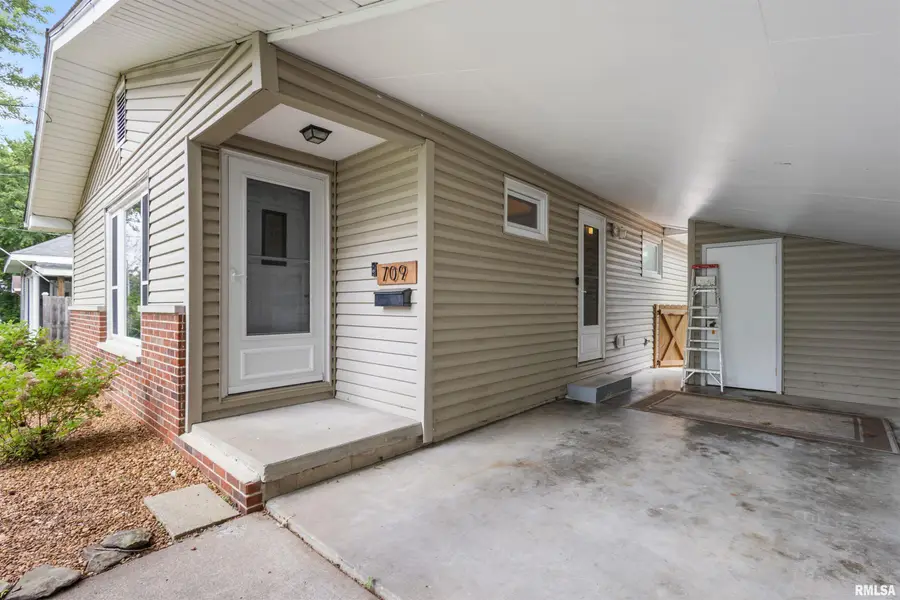 709 S Eisenhower Drive, Marion, IL 62959 - #2
