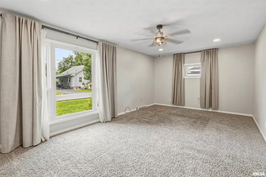 709 S Eisenhower Drive, Marion, IL 62959 - #3