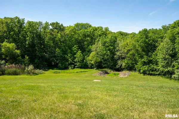 8214 S Hidden Point Road, Glasford, IL 61533