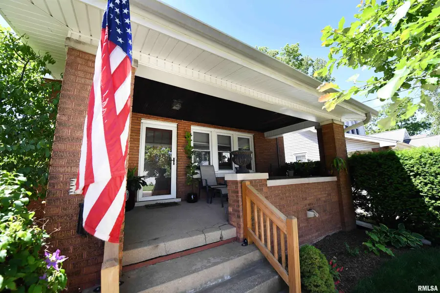 2226 W Rohmann Avenue, West Peoria, IL 61604 - #2