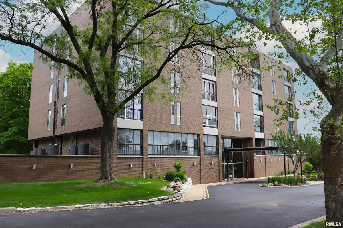 4444 N Knoxville Avenue #404, Peoria, IL 61614 - #1