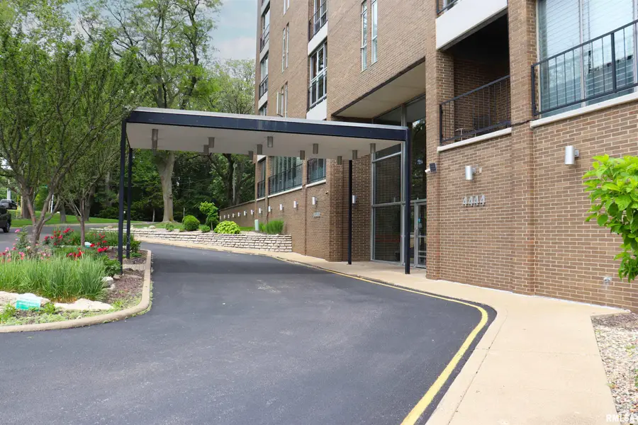 4444 N Knoxville Avenue #404, Peoria, IL 61614 - #3