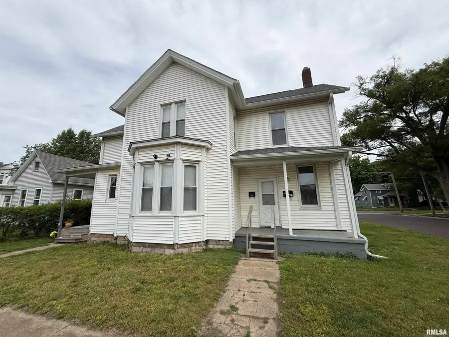 415 Willow Street, Pekin, IL 61554 - #2