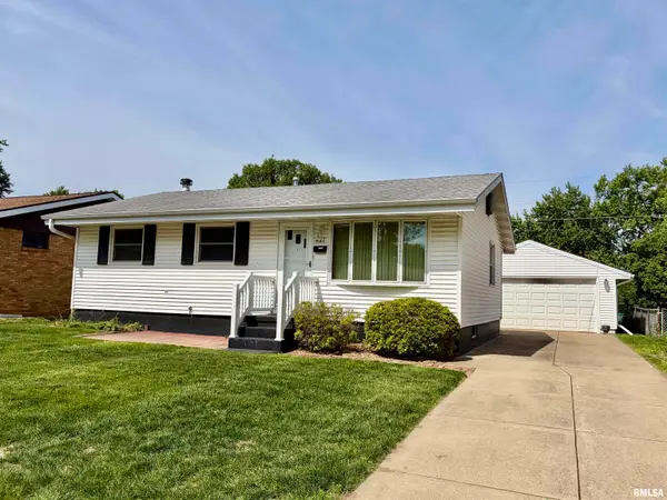 411 Manor Street, Pekin, IL 61554