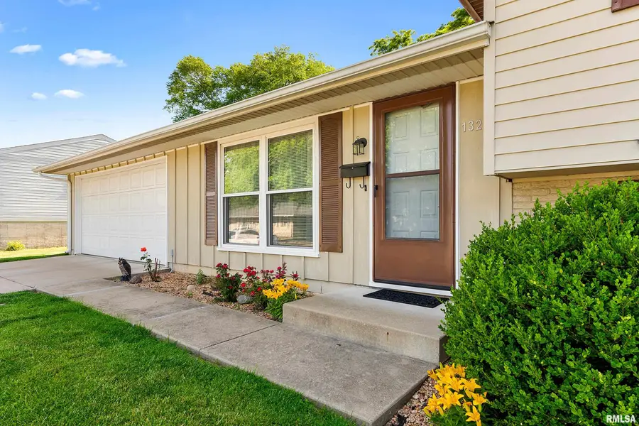 1320 Veerman Street, Pekin, IL 61554 - #3