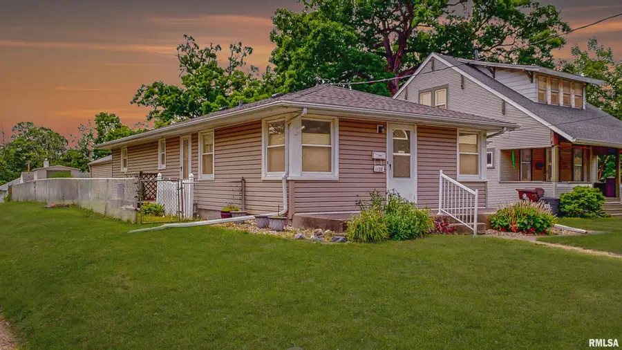 1128 E Maywood Avenue, Peoria, IL 61603 - #3