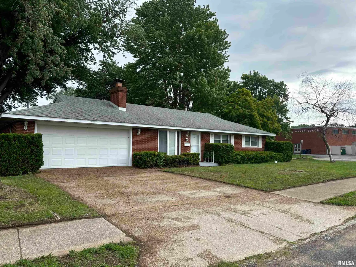 9 Pioneer Court, Pekin, IL 61554 - #1