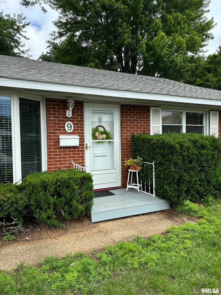 9 Pioneer Court, Pekin, IL 61554 - #3