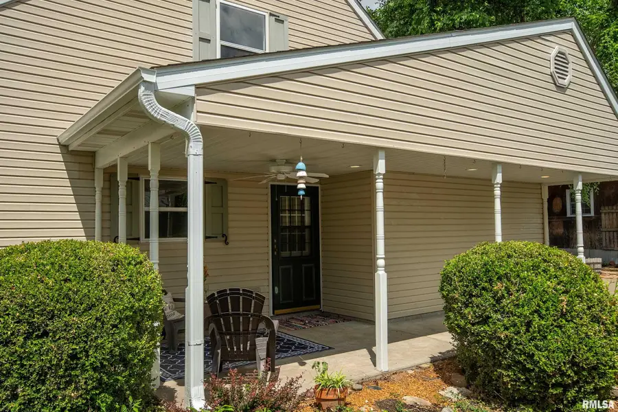 804 E Marshall Street, Marion, IL 62959 - #3