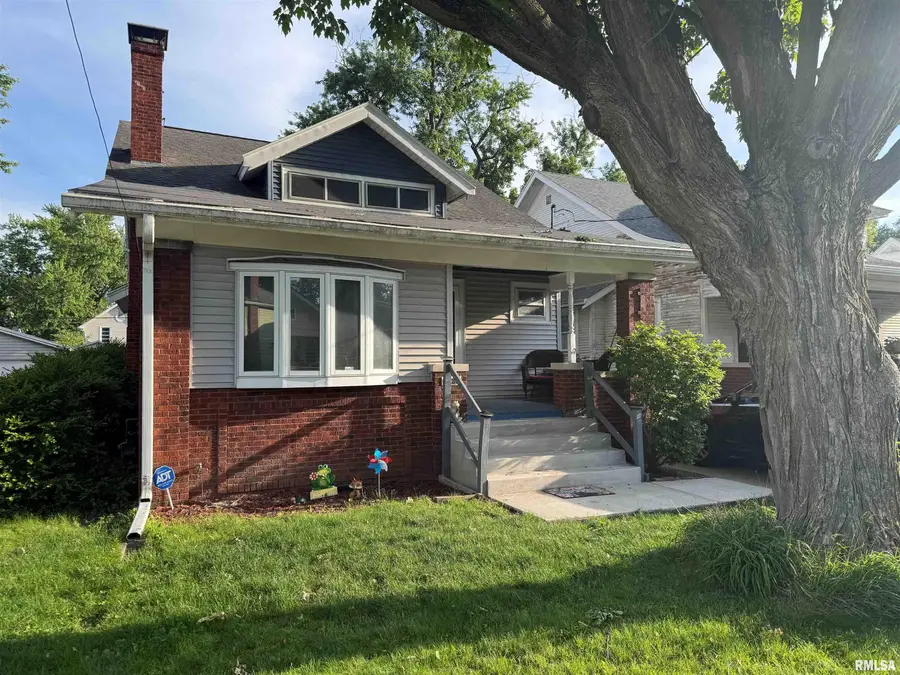 1928 W Ayres Avenue, West Peoria, IL 61604 - #2