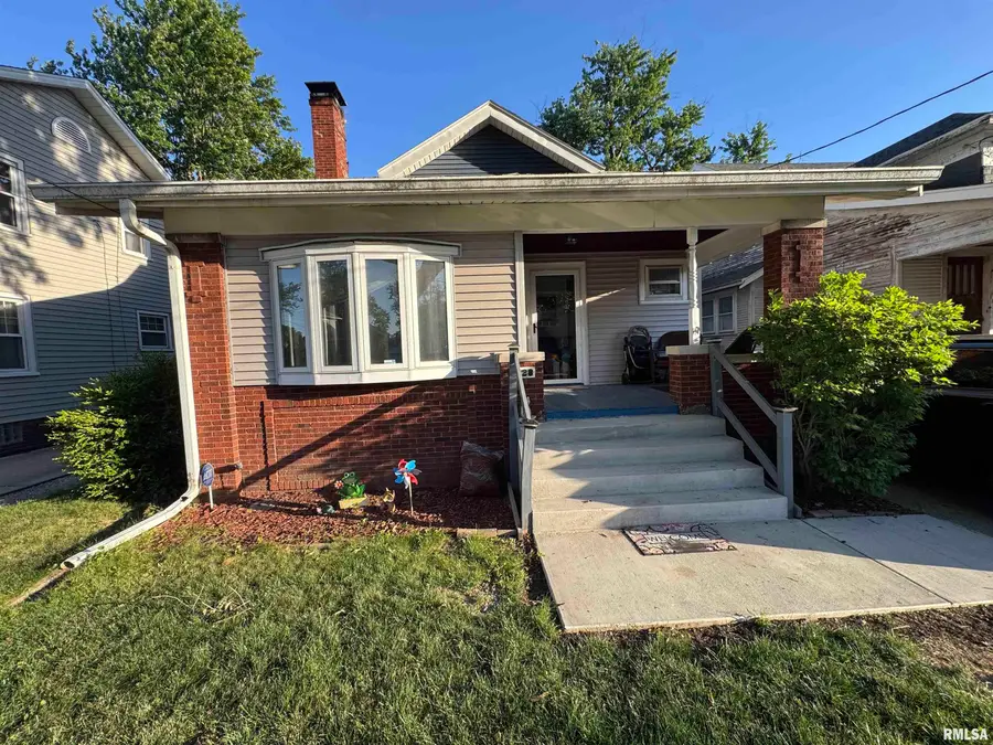 1928 W Ayres Avenue, West Peoria, IL 61604 - #3