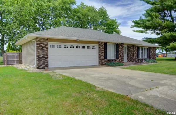 1220 Maple Avenue, Macomb, IL 61455