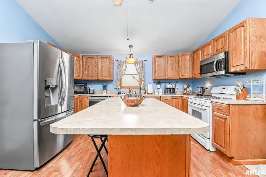 122 E Fisk Street, Goodfield, IL 61742 - #3