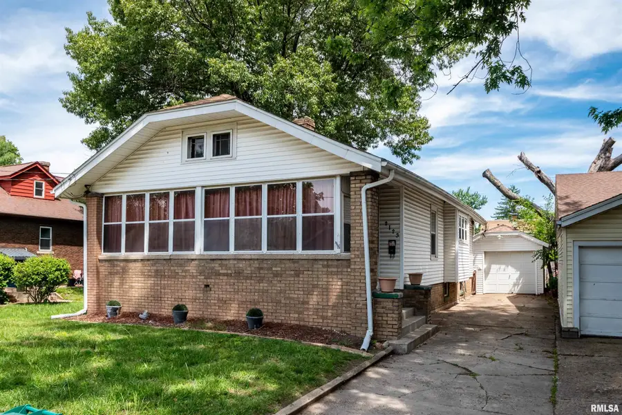 2123 W Kellogg Avenue, West Peoria, IL 61604 - #2