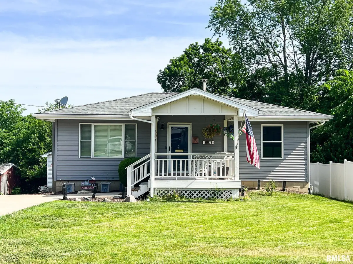 307 Tower Street, Eureka, IL 61530 - #1
