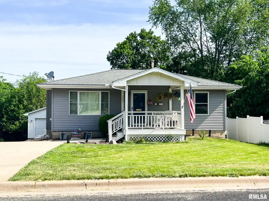 307 Tower Street, Eureka, IL 61530 - #2